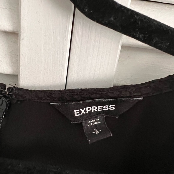 Woman's Black Express Top - Picture 2 of 5